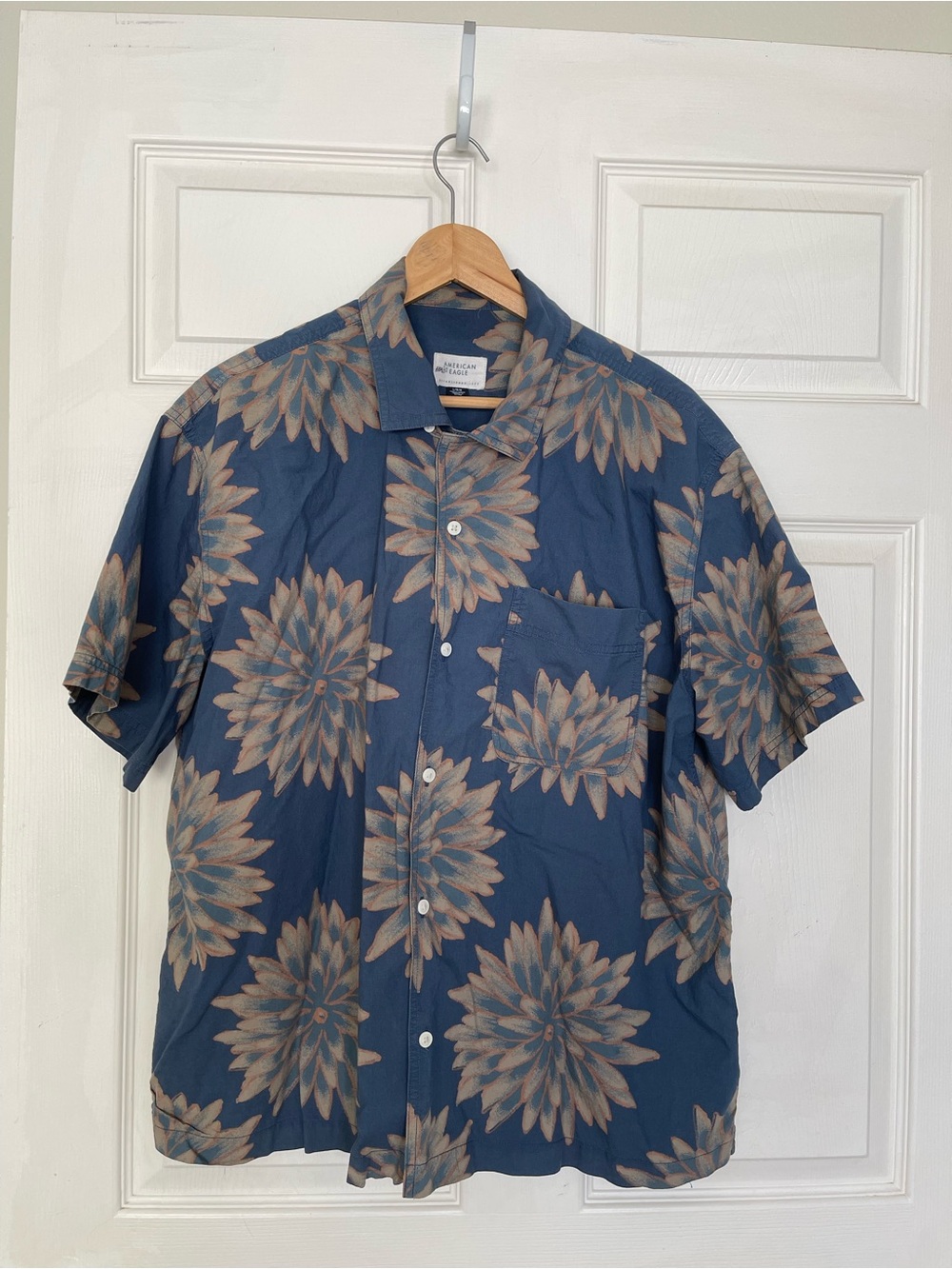 American Eagle Outfitters Navy Floral Short-Sleeve Button-Down Shirt